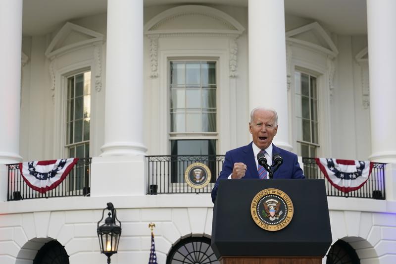 Biden asegura que EE.UU. está muy cerca de declarar su independencia de "un virus mortal"