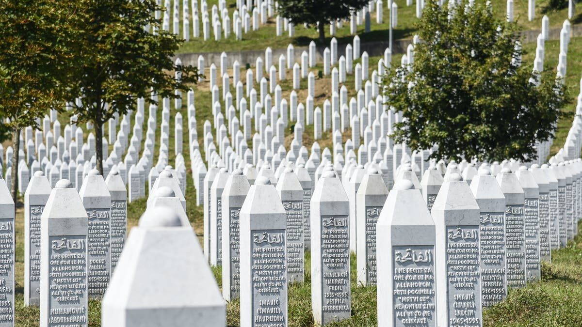 El Parlamento serbobosnio adopta la ley contra la prohibición de negar el genocidio