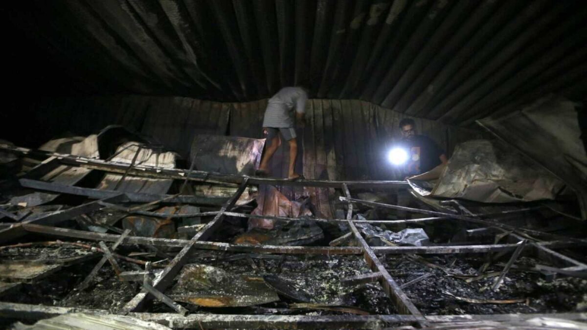 Suben a 92 los muertos por el incendio en un hospital de covid-19 en sur de Irak