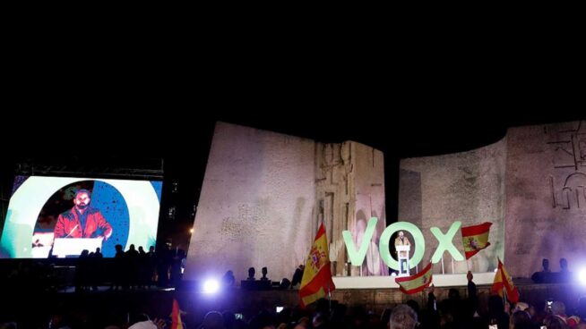 Polémica por un tuit de Vox señalando al editor de la revista satírica 'El Jueves'