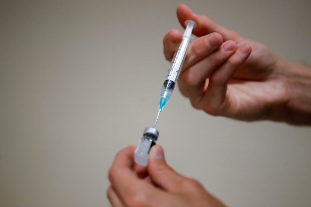 El precio de las vacunas Pfizer y Moderna aumenta por su adaptación a las nuevas variantes