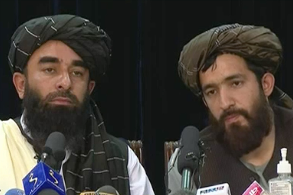 Los talibanes anuncian una amnistía general y aseguran que «se garantizarán» los derechos de las mujeres «dentro de los marcos del islam»