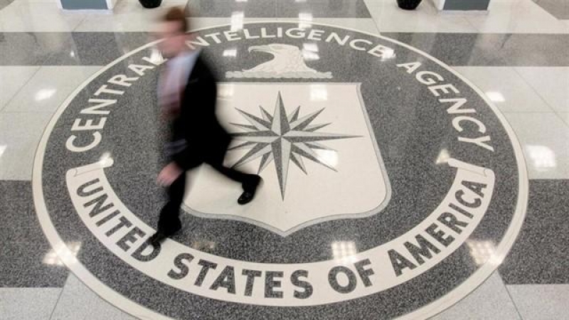 El director de la CIA se reunió en secreto con el líder talibán bajo las órdenes de Biden