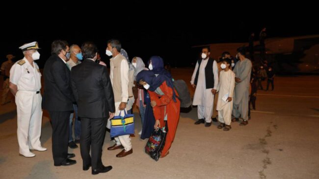 Doce de los afganos llegados a España han pedido asilo en nuestro país