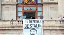 El PP pide investigar la pancarta de Stalin que apareció colgada en el balcón del Ayuntamiento de Valencia