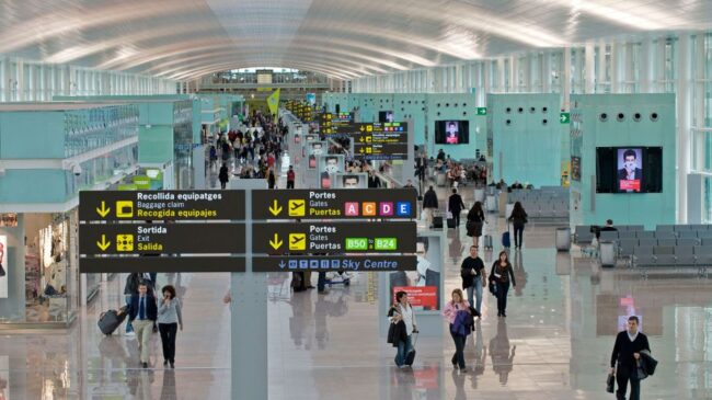 Bruselas requiere a los países de la UE que levanten "con rapidez" las restricciones adicionales a los viajeros