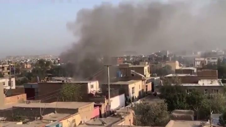 (VÍDEO) Varias explosiones vuelven a golpear la ciudad de Kabul en la víspera de la retirada