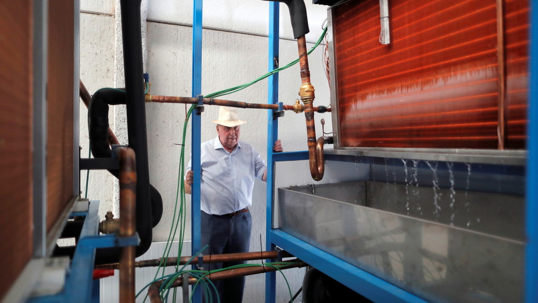 ¿Una máquina que produce agua de la nada? Un inventor español lo consigue