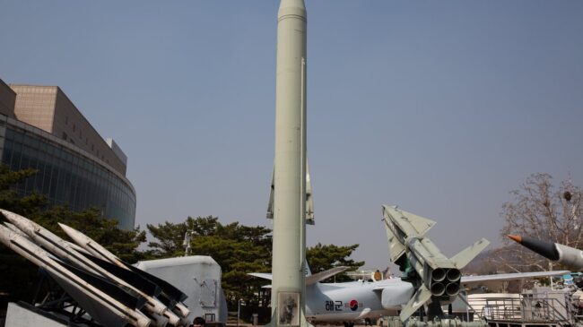 Corea del Norte emitió una alerta a navíos por posible prueba de misiles, según Seúl