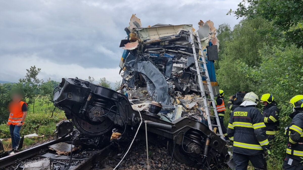 Al menos dos muertos y decenas de heridos en un choque de trenes en Chequia