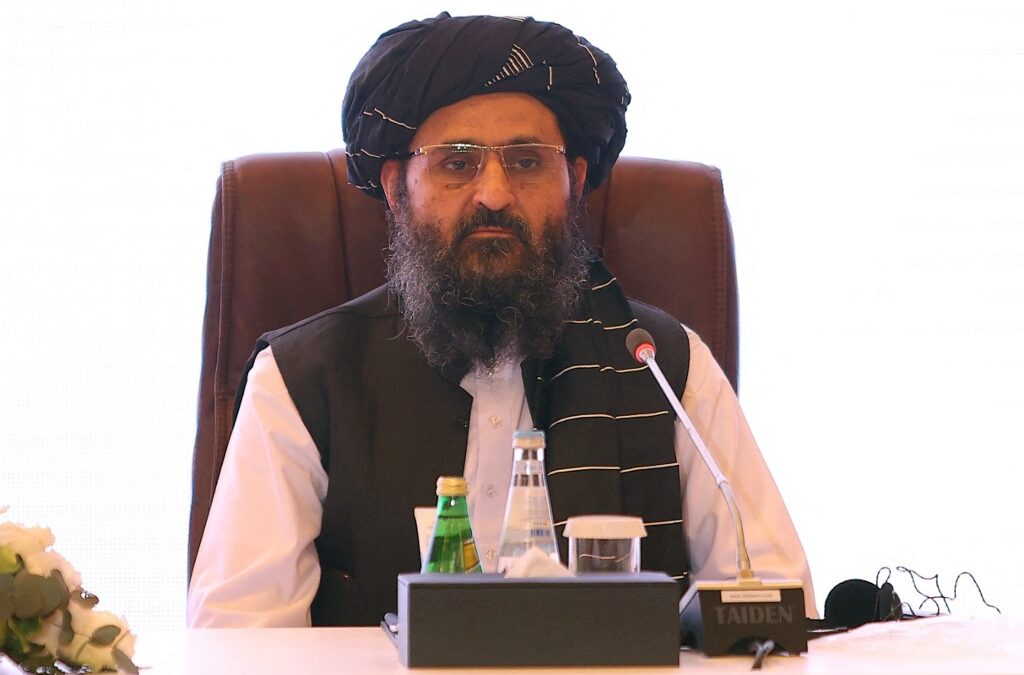 El cofundador de la milicia talibán, el mulá Baradar, llega a Kabul