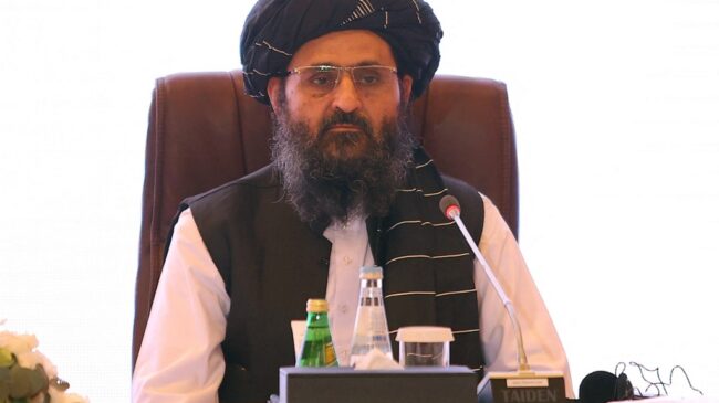 El cofundador de la milicia talibán, el mulá Baradar, llega a Kabul