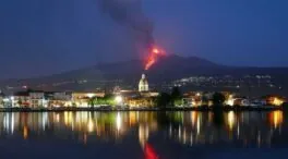 (VÍDEO) Una nueva erupción del Etna deja abundantes emisiones controladas de lava y cenizas