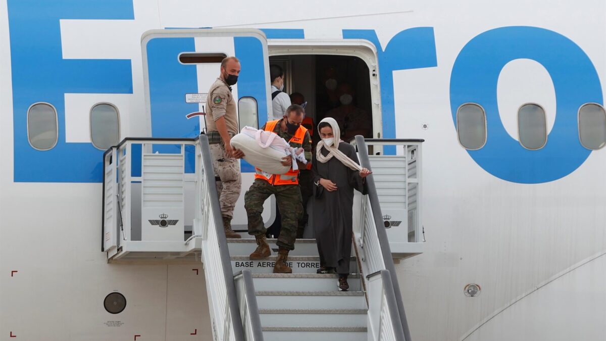 Aterriza en Torrejón un nuevo vuelo con 292 afganos evacuados por España