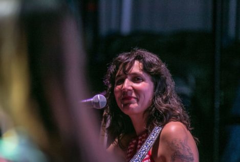 Concierto ilustrado: la música de Lorena Álvarez y el arte de María Hesse se abrazan en un estimulante viaje sensorial