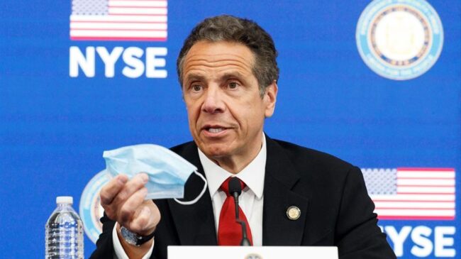 El gobernador de Nueva York dimite tras las alegaciones de acoso sexual en su contra