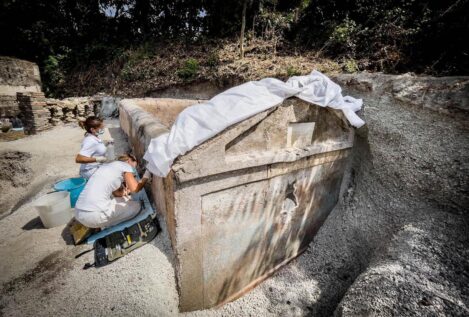 Hallan una tumba con un cuerpo momificado en Pompeya: el misterio de Marcus Venerius