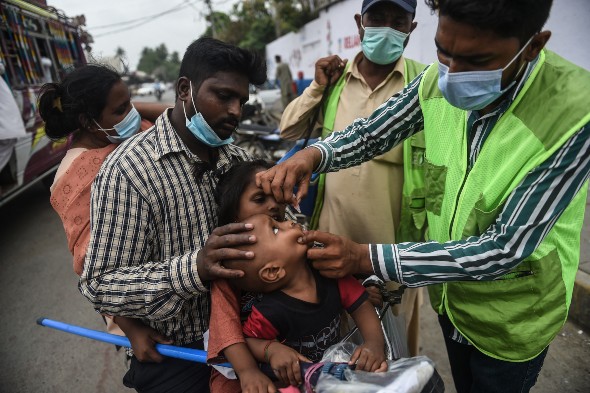 La crisis de Afganistán pone en peligro la erradicación mundial de la poliomielitis 1