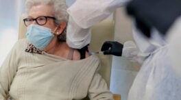 Doce comunidades españolas ya están inoculando la dosis adicional contra el covid en residencias