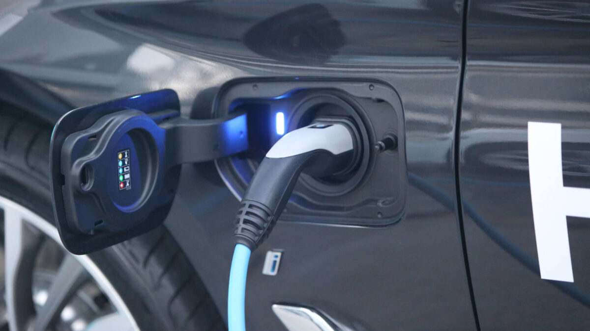 Biden quiere que el 50% de los vehículos nuevos sean eléctricos en 2030