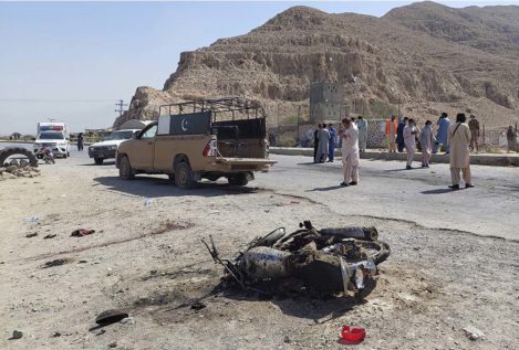 Los talibanes continúan atacando en Paquistán: al menos tres muertos y 20 heridos en un atentado suicida