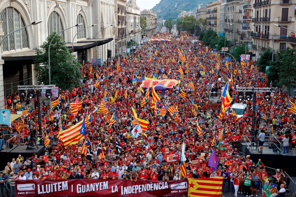 Miles de independentistas se suman a la manifestación en Barcelona por la Diada