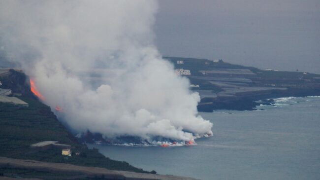 (VÍDEO) La lava llega al mar  tras 10 días de erupción