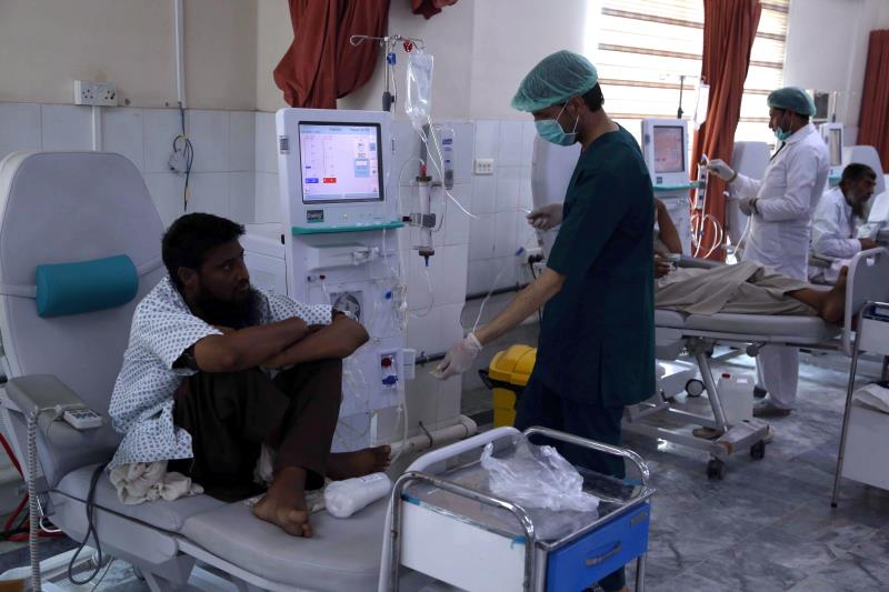 Los talibanes piden ayuda internacional para prevenir «una crisis humanitaria» en Afganistán