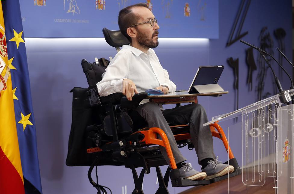 Echenique intenta atacar a Amancio Ortega y las redes le retratan
