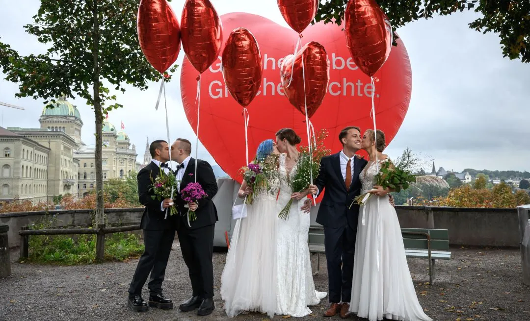 Suiza aprueba el matrimonio homosexual por referéndum tras 8 años de debates