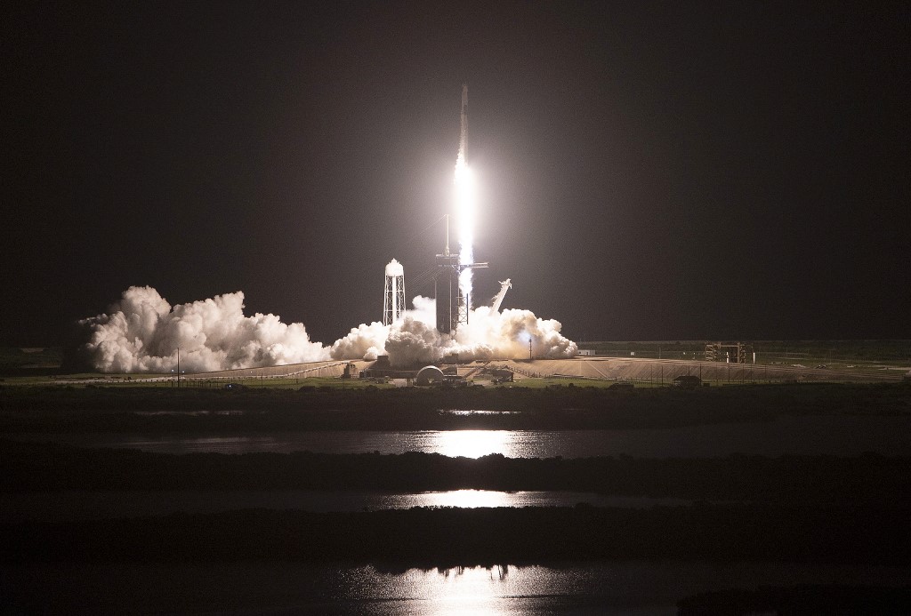 Los cuatro pasajeros de SpaceX regresan a la Tierra después de tres días en el espacio