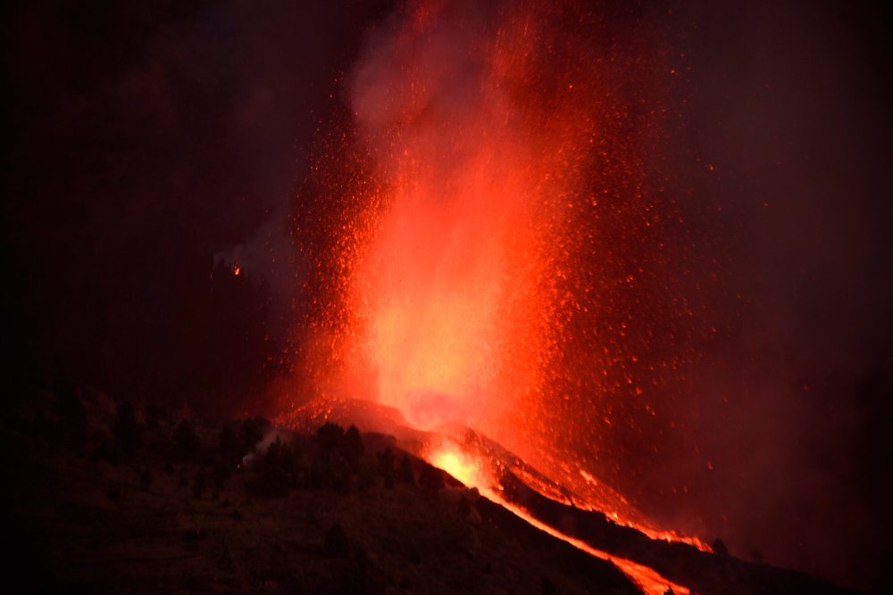 La erupción de La Palma tiene dos fisuras separadas por 200 metros y ocho bocas