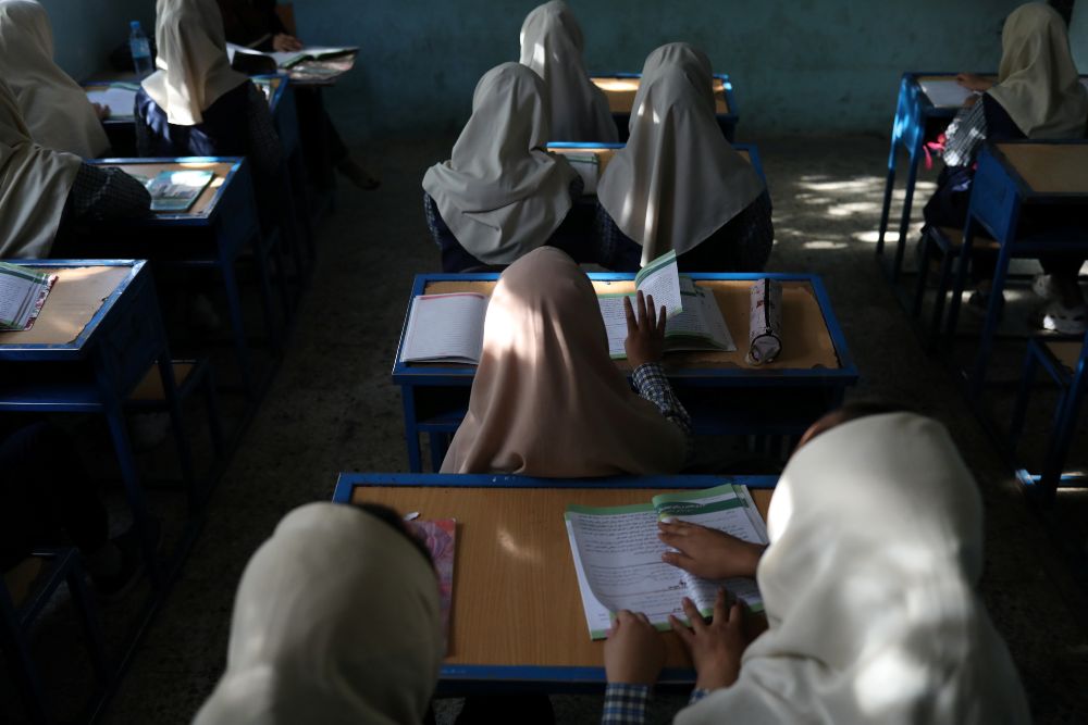 Los talibanes anuncian que permitirán que las niñas vuelvan a la escuela «lo antes posible»