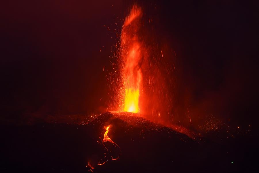 El volcán de La Palma entra en fase explosiva