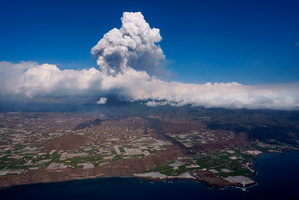 Los gases del volcán de La Palma no afectan a la población