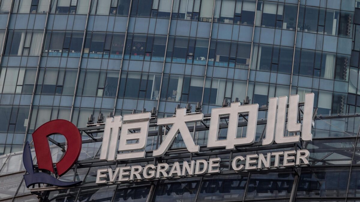 ¿Qué está pasando con Evergrande, el gigante inmobiliario al que han llegado a apodar el Lehman Brothers chino?