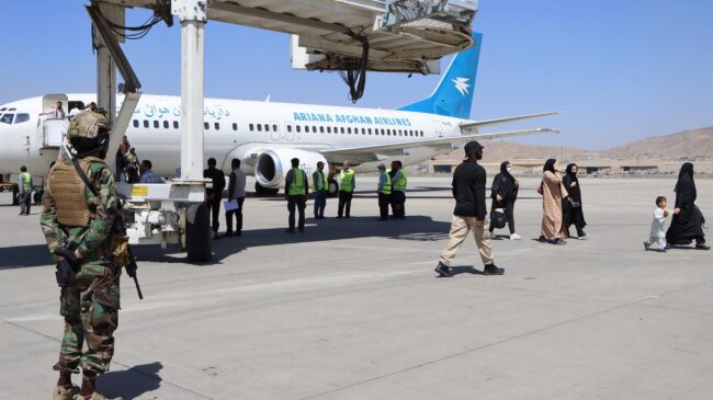 Se reanudan los vuelos desde el aeropuerto de Kabul, según Qatar