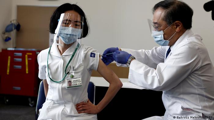 Japón administrará la tercera dosis de la vacuna a la población en 2022