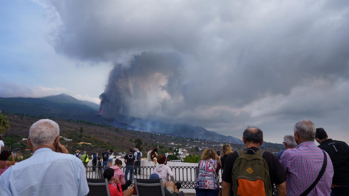 (VÍDEO) La lava de la erupción cubre ya 106 hectáreas y ha destruido 166 viviendas