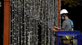 El precio mayorista de la luz baja el 3,8 % y se pagará este sábado a 166,36 euros