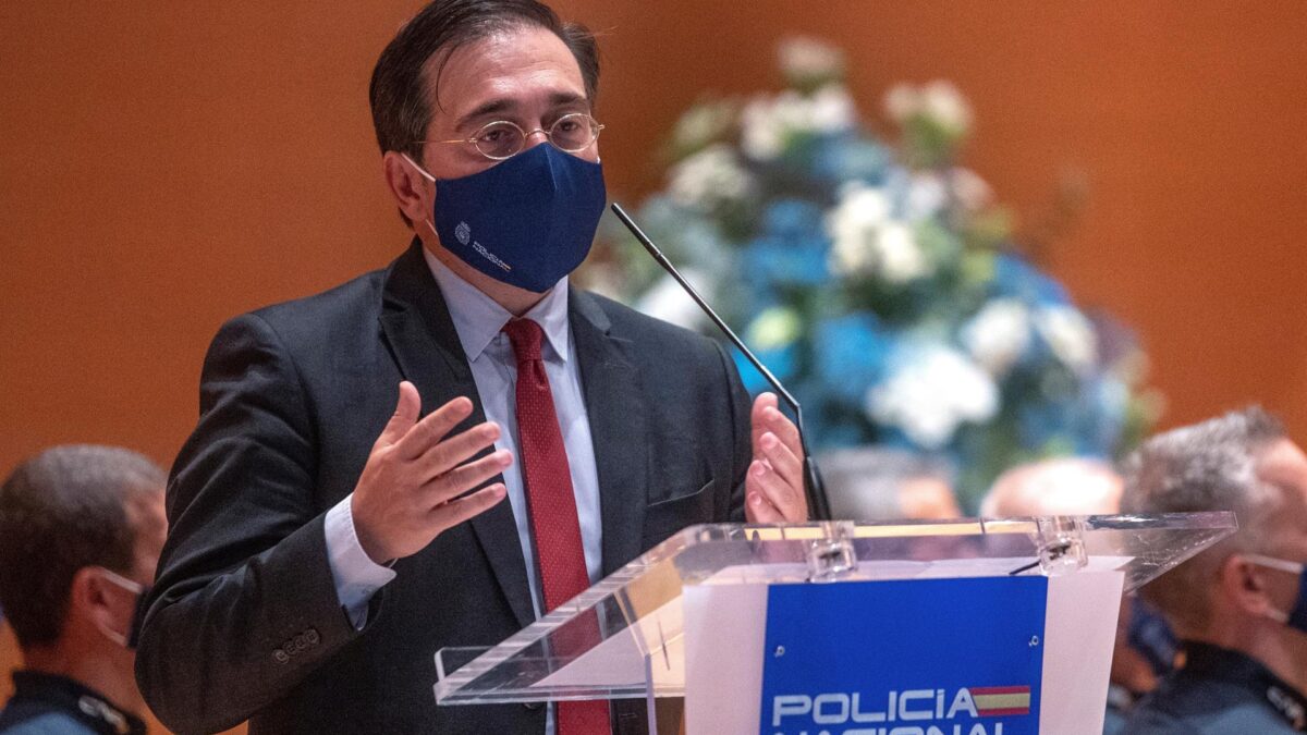 Albares llega a Pakistán para buscar fórmulas de evacuar a más afganos