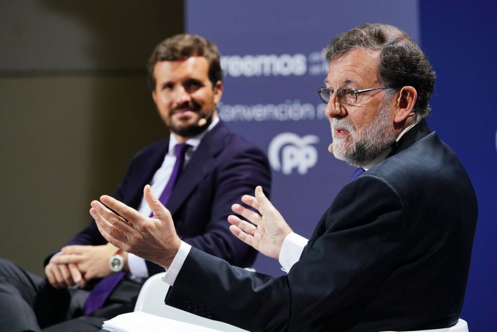 Rajoy le concede «mucho mérito» a Ayuso «en unas circunstancias muy difíciles» y cree que «la sangre no llegará al río» con Casado