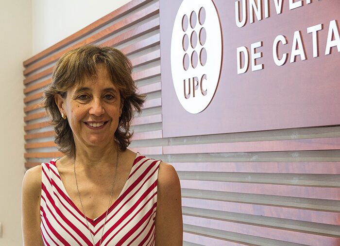 Dimite la vicerrectora de la Politécnica de Cataluña tras animar a quemar contenedores: "Ganas de fuego"