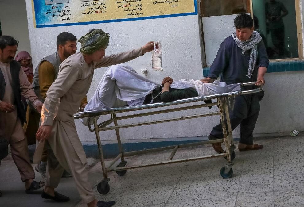 Crisis humanitaria en Afganistán: los sanitarios, al borde del colapso desde que los talibanes tomaron el control
