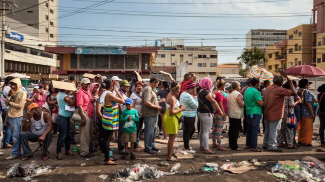La hiperinflación en Venezuela continua: 1.743% interanual