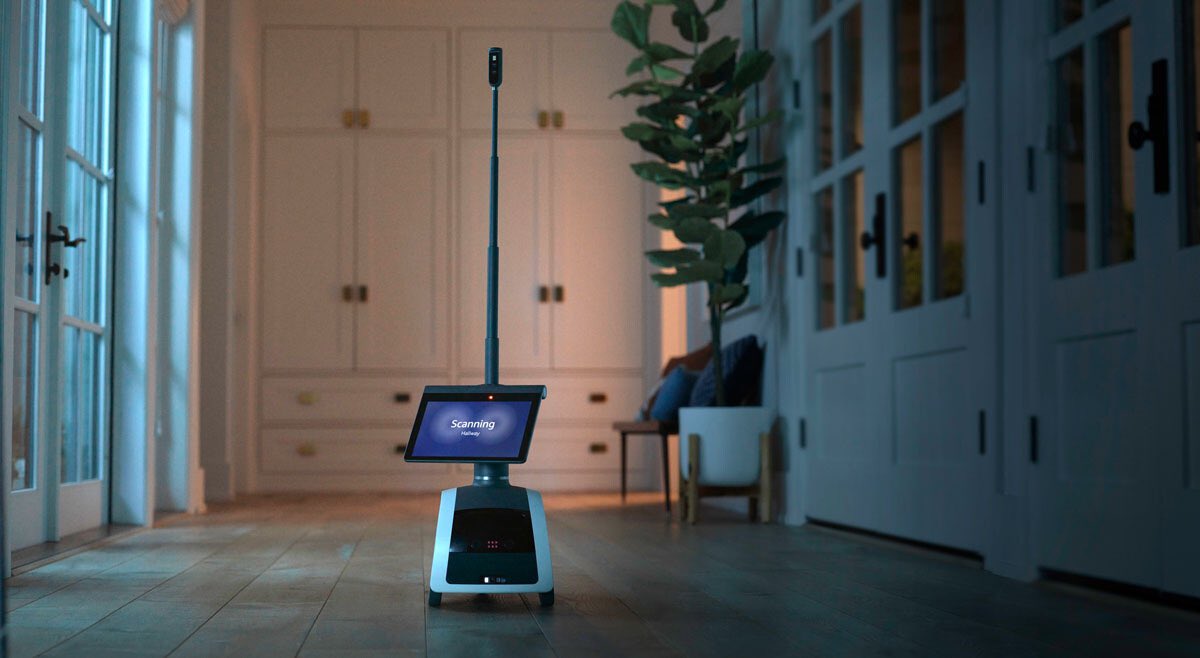 (VÍDEO) Amazon presenta Astro, el perro robot que pasea libremente por la casa con una pantalla inteligente