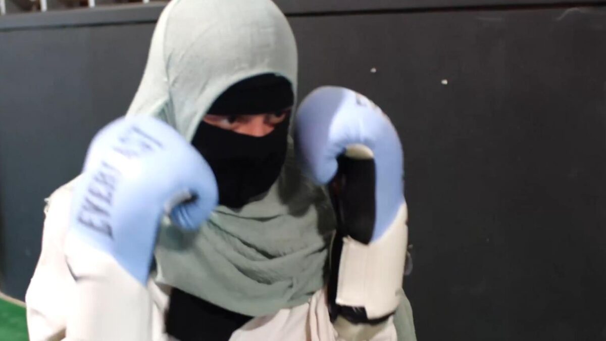 (VÍDEO) «Fitness con niqab»: el reportaje de Antena 3 sobre una musulmana que ha levantado polvareda en Twitter