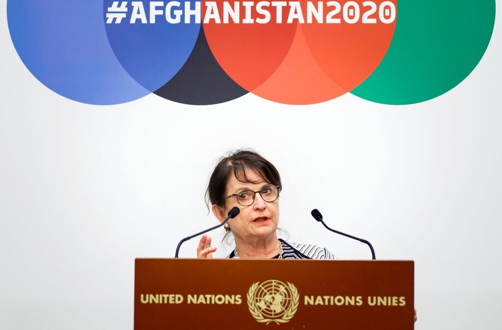 La ONU y los talibanes se reúnen para poner soluciones a la crisis afgana a pesar de la lista negra