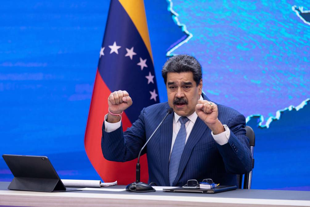 Una ONG denuncia que Maduro usa los medios del Estado para favorecer a su partido