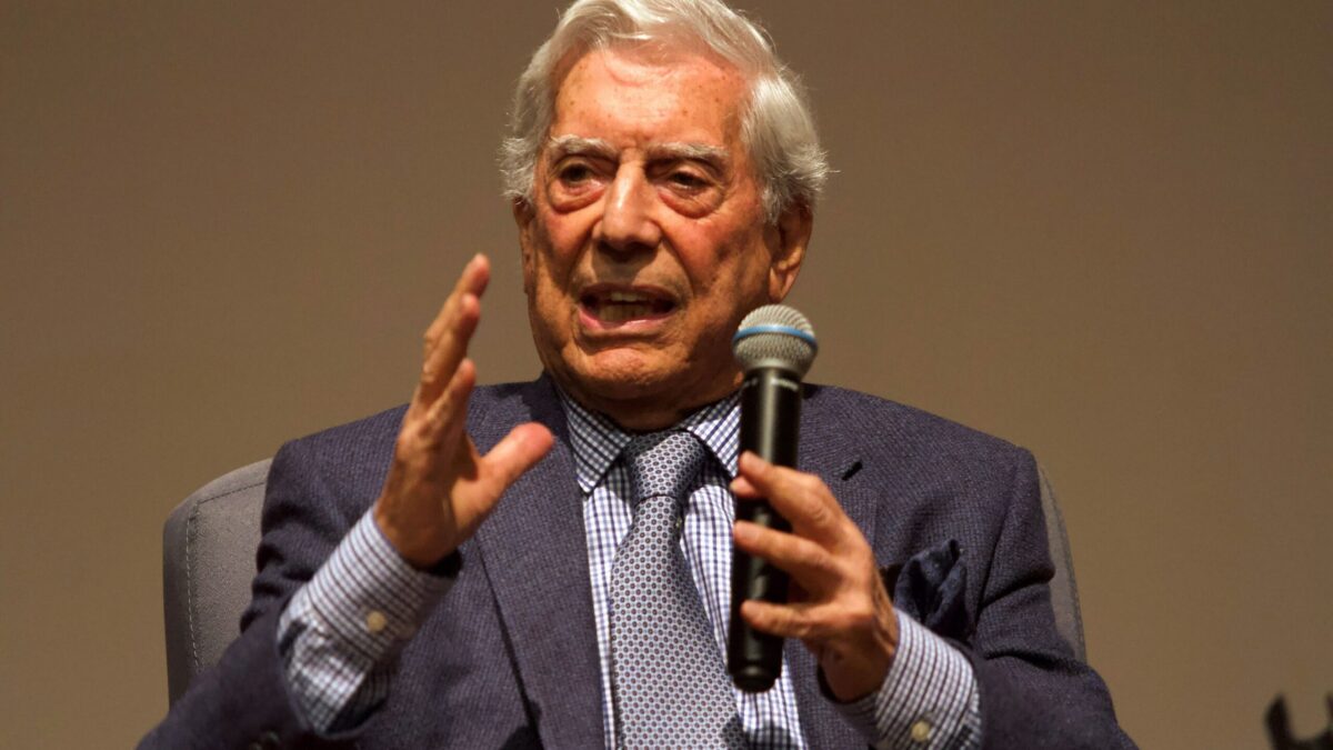 (VÍDEO) Vargas Llosa, en la Convención Nacional del PP: «Yo votaba al partido liberal, pero ha dejado de existir»